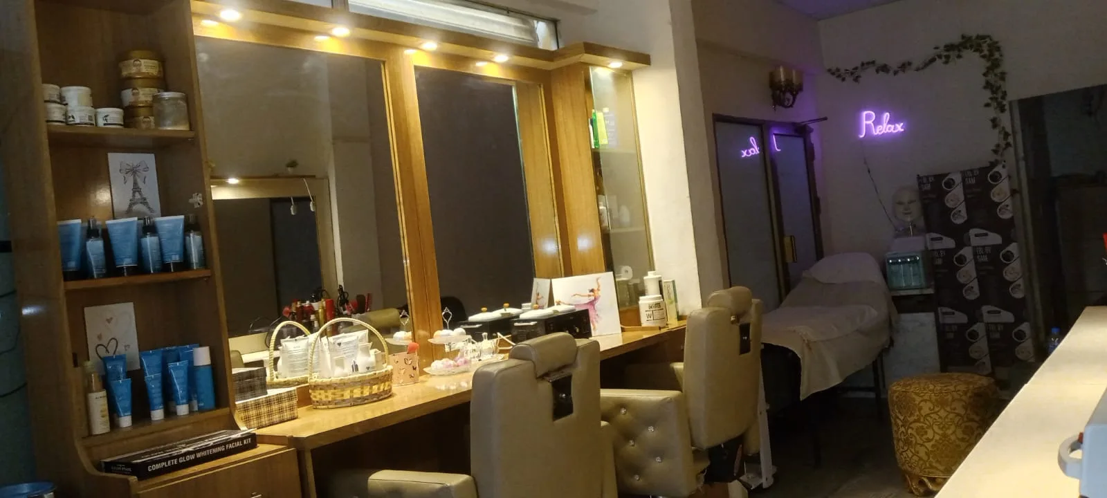The beauty lounge by sam